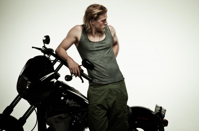 Charlie Hunnam Fotoğrafı