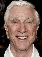 Leslie Nielsen fotoğrafı