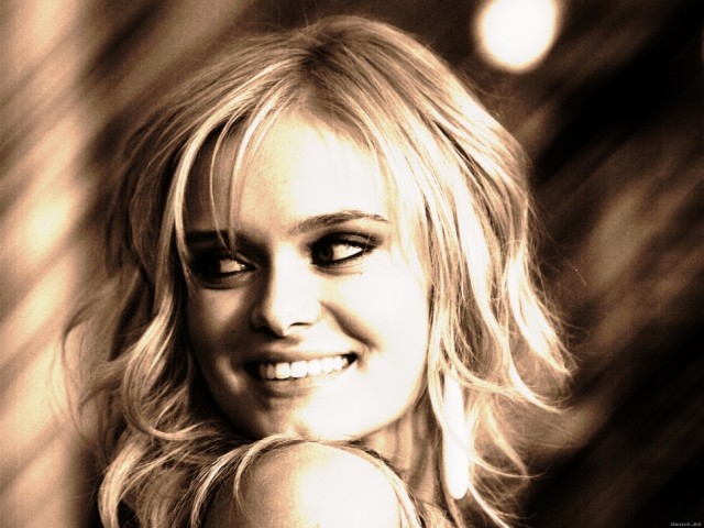 Sara Paxton Fotoğrafı