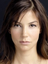 Defne Kayalar fotoğrafı