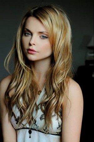 Izabella Miko Fotoğrafı