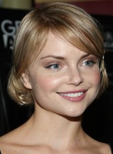 Izabella Miko fotoğrafı