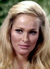 Ursula Andress fotoğrafı