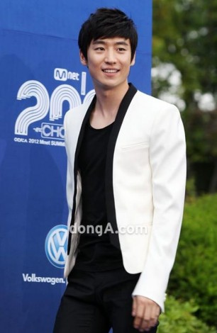 Lee Je-hoon Fotoğrafı