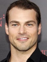 Shawn Roberts fotoğrafı