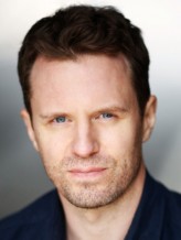 Luke Mably fotoğrafı