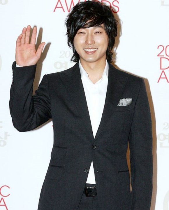 Lee Seung-hyo Fotoğrafı