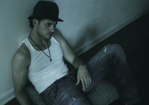 Adan Canto Fotoğrafı