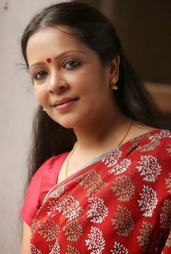 Devi Ajith fotoğrafı