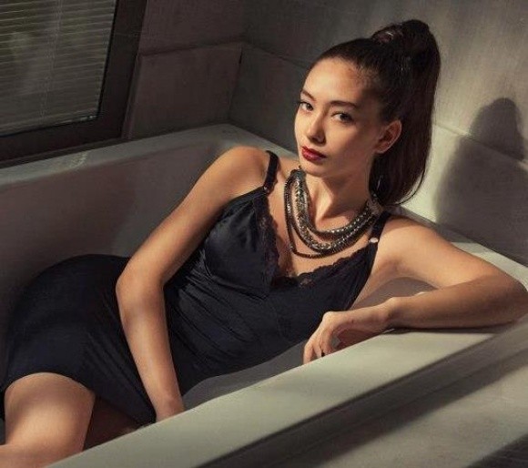 Neslihan Atagül Fotoğrafı