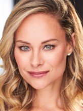 Alyshia Ochse fotoğrafı