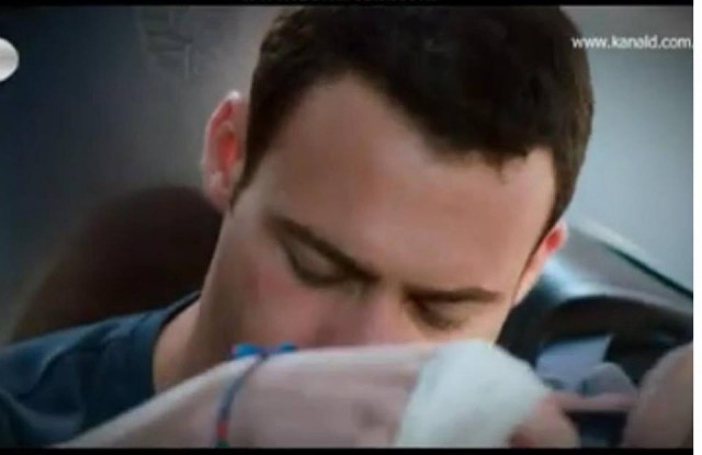 Kerem Bürsin Fotoğrafı