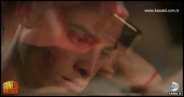 Kerem Bürsin Fotoğrafı