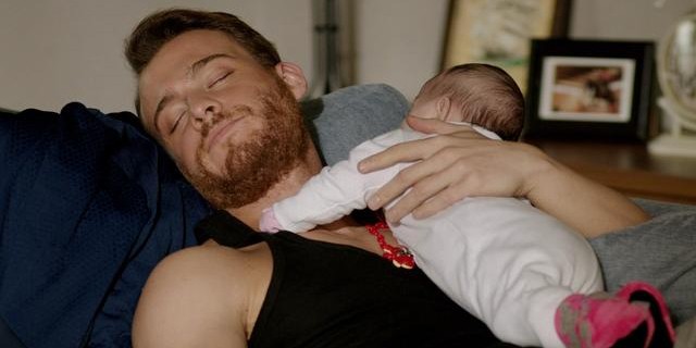 Kerem Bürsin Fotoğrafı