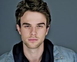 Nathaniel Buzolic Fotoğrafı