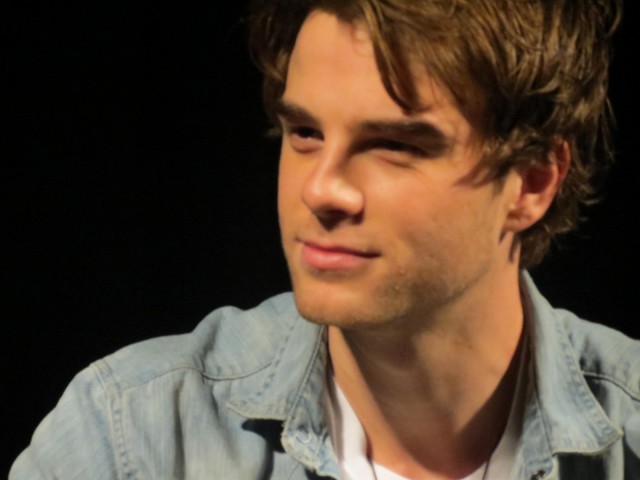 Nathaniel Buzolic Fotoğrafı
