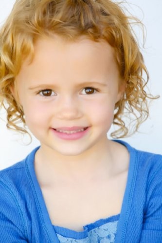 Maggie Elizabeth Jones Fotoğrafı