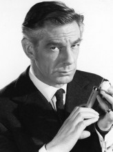 Michael Gough fotoğrafı