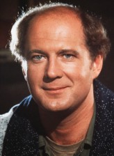 David Ogden Stiers fotoğrafı