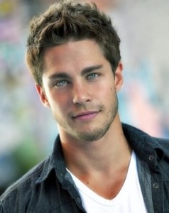 Dean Geyer Fotoğrafı