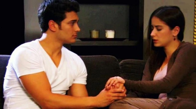 Hazal Kaya Fotoğrafı