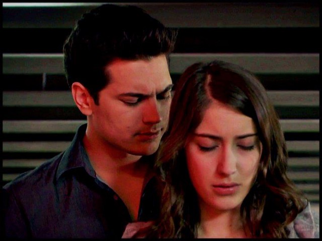 Hazal Kaya Fotoğrafı