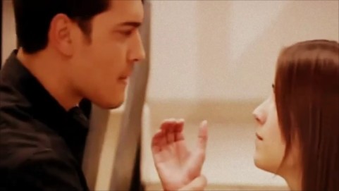 Hazal Kaya Fotoğrafı