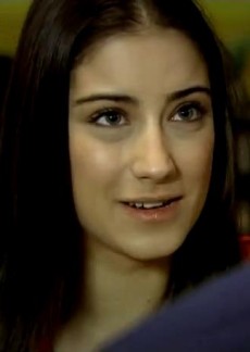 Hazal Kaya Fotoğrafı