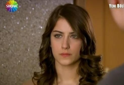 Hazal Kaya Fotoğrafı
