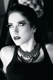 Hazal Kaya Fotoğrafı