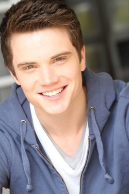 Cameron Deane Stewart Fotoğrafı