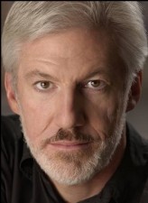 Tom Dugan fotoğrafı