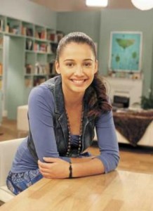 Naomi Scott Fotoğrafı