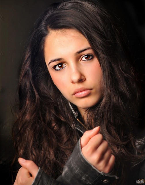 Naomi Scott Fotoğrafı