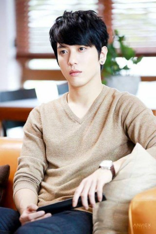 Jung Yong-Hwa Fotoğrafı