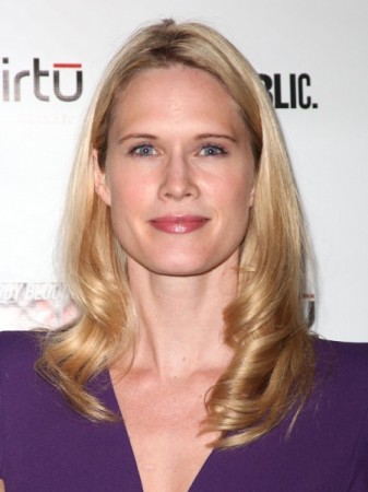 Stephanie March fotoğrafı