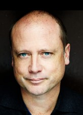 Alan Dukes fotoğrafı