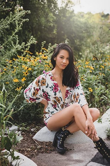 Elena Juatco Fotoğrafı