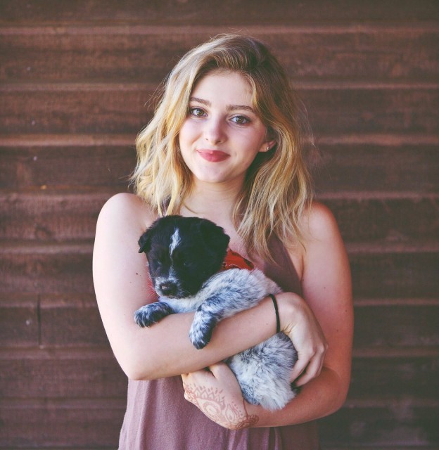 Willow Shields Fotoğrafı
