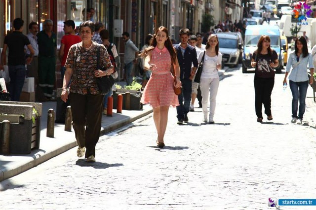 Gizem Karaca Fotoğrafı