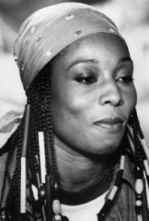 Madge Sinclair fotoğrafı