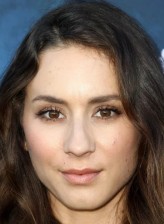 Troian Bellisario fotoğrafı
