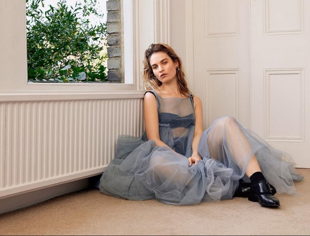 Lily James fotoğrafı