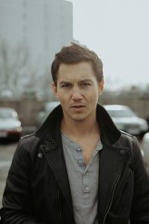 Tim Oliver Schultz fotoğrafı