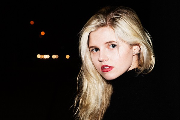 Ana Mulvoy-Ten Fotoğrafı