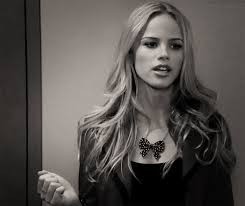 Halston Sage Fotoğrafı