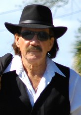 Charlie Carlson fotoğrafı