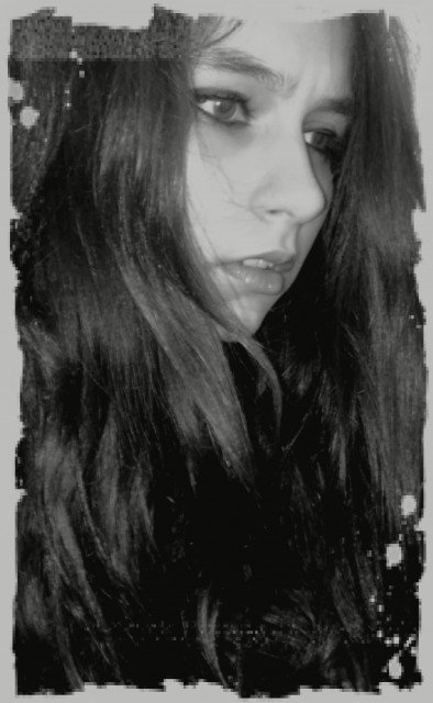 Esra İşgüzar Fotoğrafı