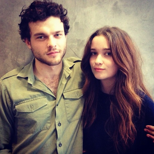 Alice Englert Fotoğrafı