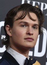 Ansel Elgort fotoğrafı
